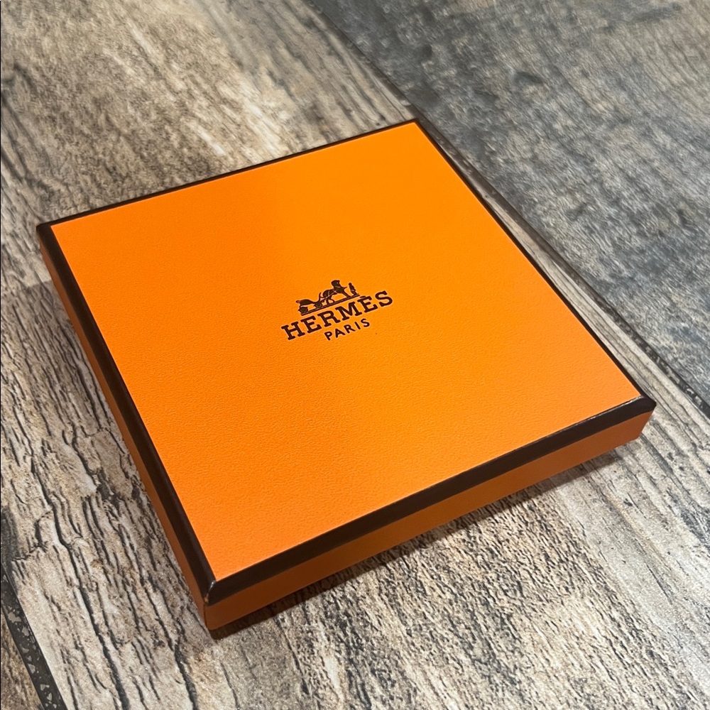 Hermes Gift Storage Box - Picture 13 of 14